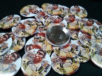 500 Xapes personalitzades de 50 mm.